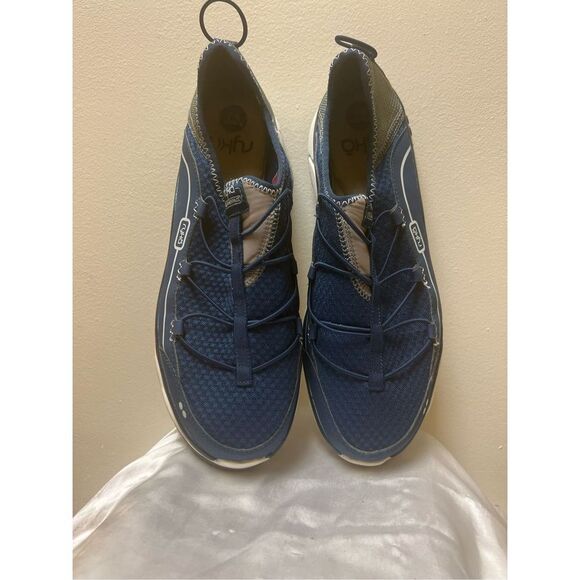 Slip on Tennis Shoes - Picture 1 of 12